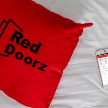 Reddoorz Plus @ Karet Setiabudi Джакарта Экстерьер фото