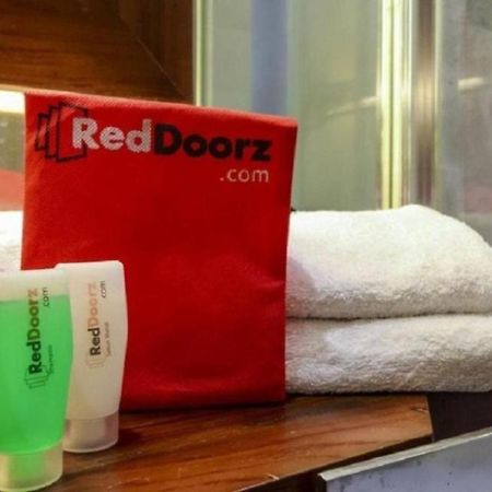 Reddoorz Plus @ Karet Setiabudi Джакарта Экстерьер фото