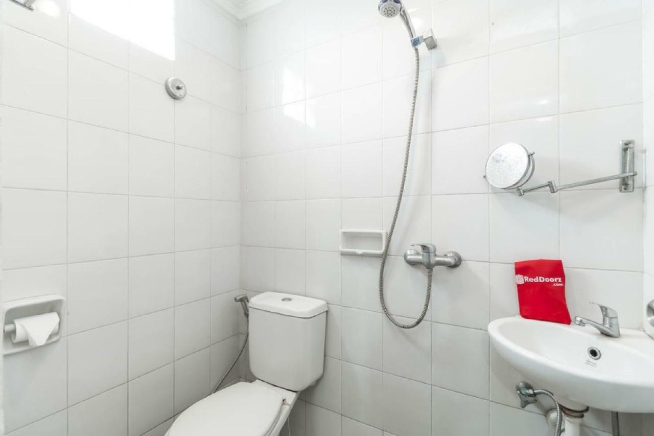 Reddoorz Plus @ Karet Setiabudi Джакарта Экстерьер фото