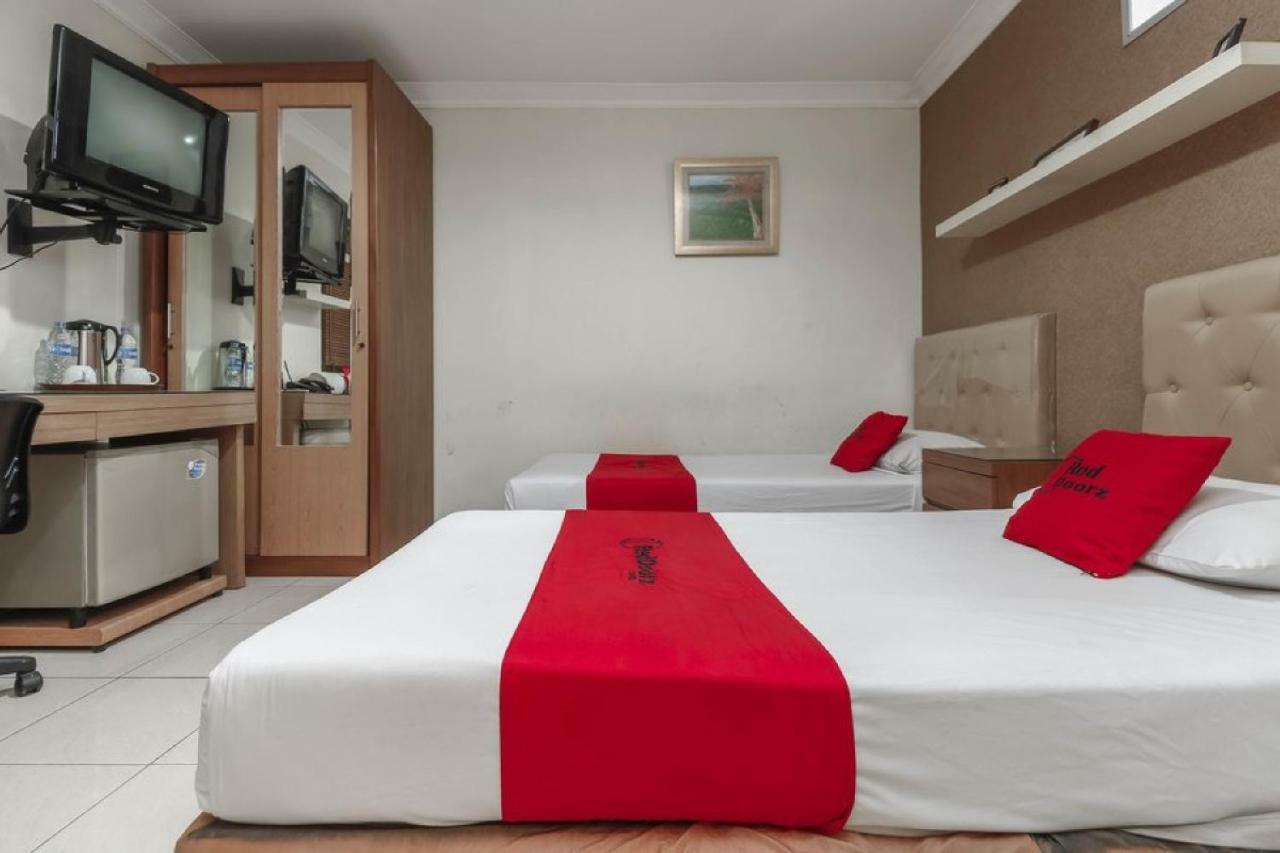 Reddoorz Plus @ Karet Setiabudi Джакарта Экстерьер фото