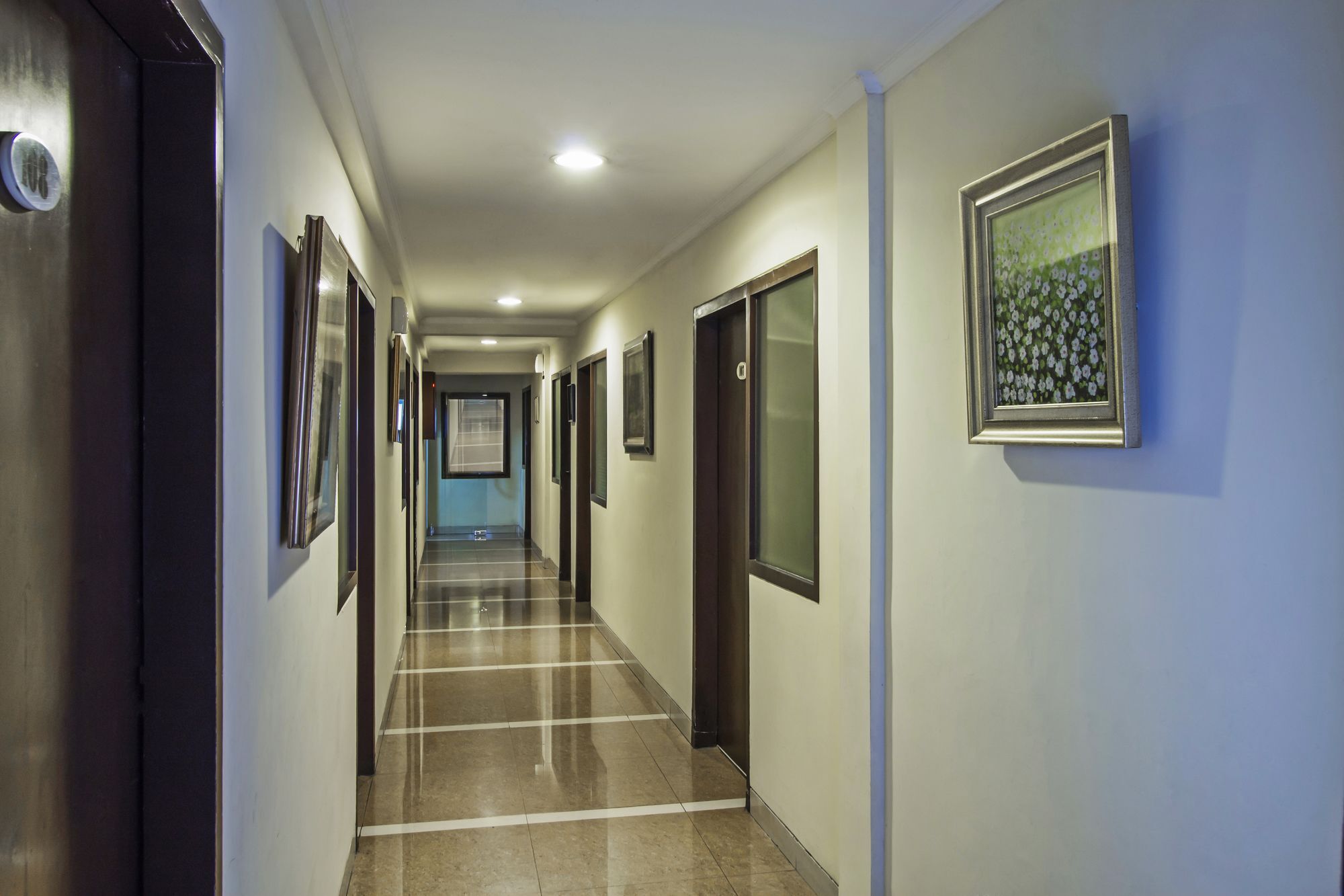 Reddoorz Plus @ Karet Setiabudi Джакарта Экстерьер фото